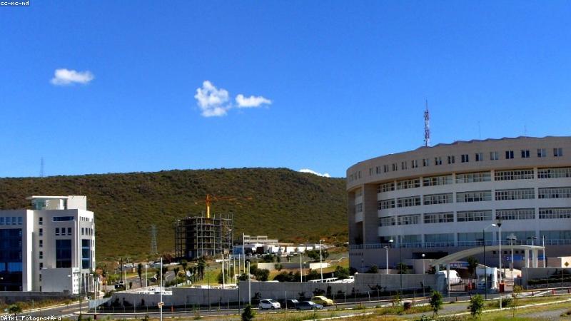 AI生成内容边界研究平台首页视觉